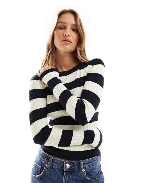 JDY - Top a maniche lunghe blu navy e color crema a righe a coste - view 1