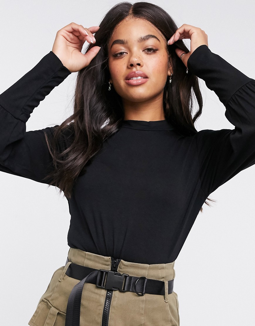 JDY top with balloon sleeves in black