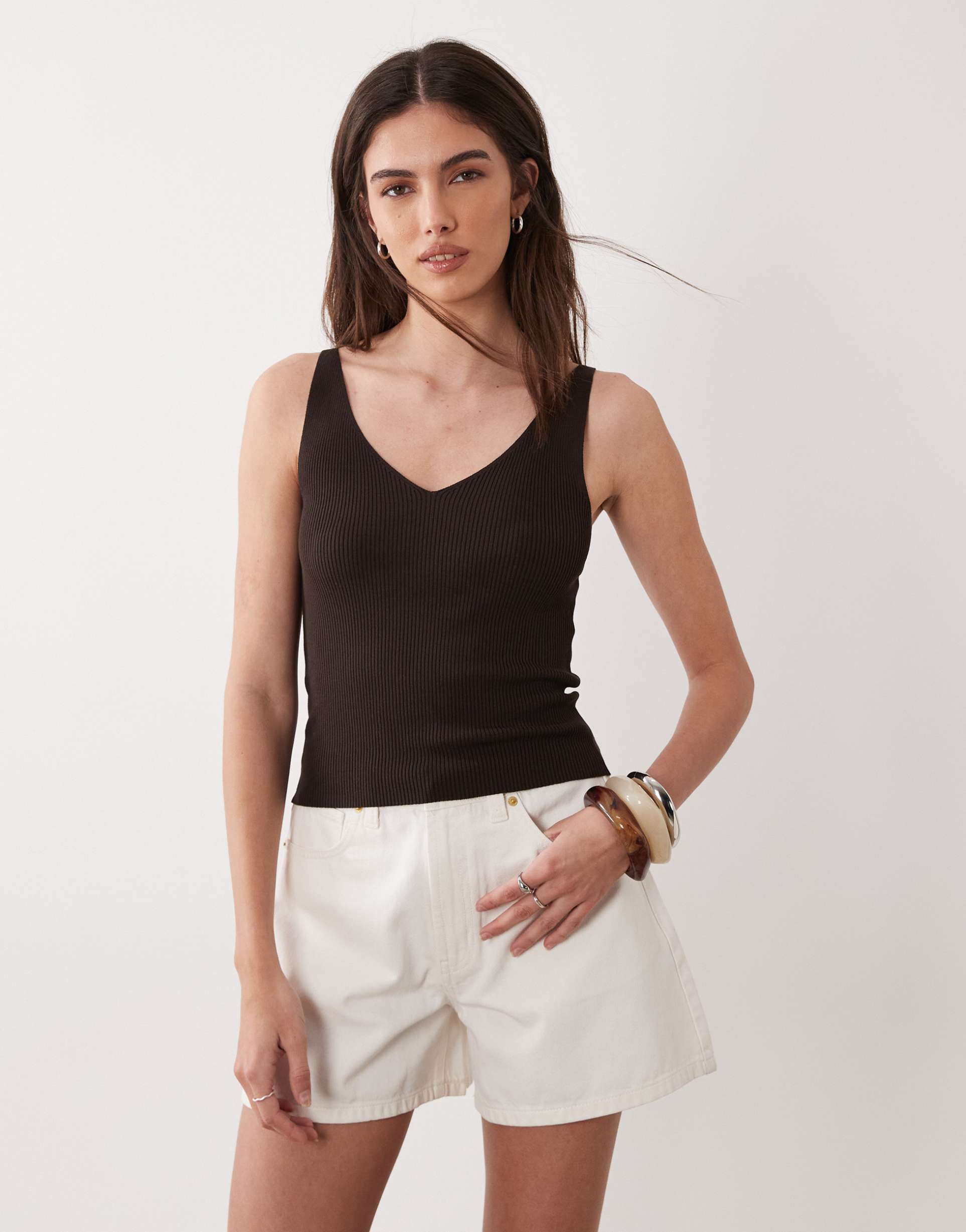 jdy v-neck knit tank top in brown