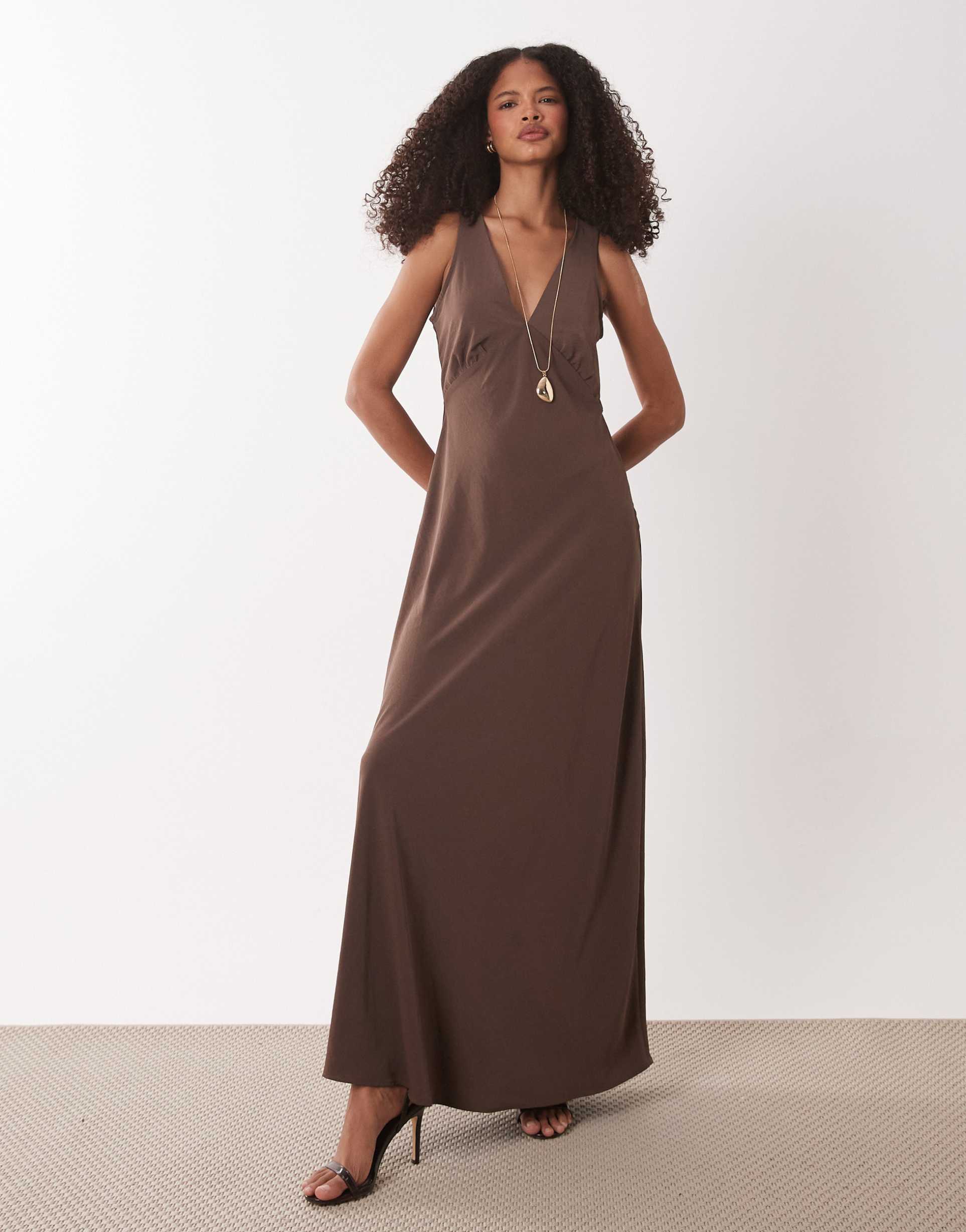 jdy v-neck maxi dress in brown