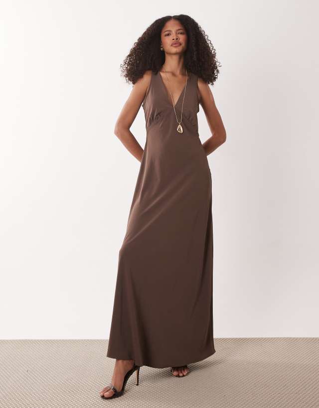 v neck brown dress JDY Evening 'JDYAya' female plain colored size XS Size:XS/S Open-Knit Beach Cover Up YGroup_clothing_maceio Mikki dress Details Bohemian style maxi