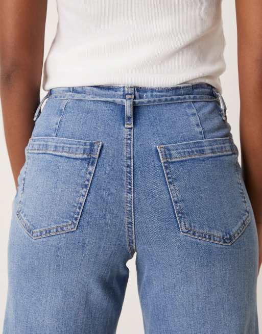 JDY – Vanessa – Weit geschnittene Cropped-Jeans in Mittelblau mit Bindeband am Bund, 3 von 5
