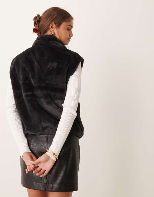 JDY Veste sans manches zippée en fausse fourrure Noir ASOS