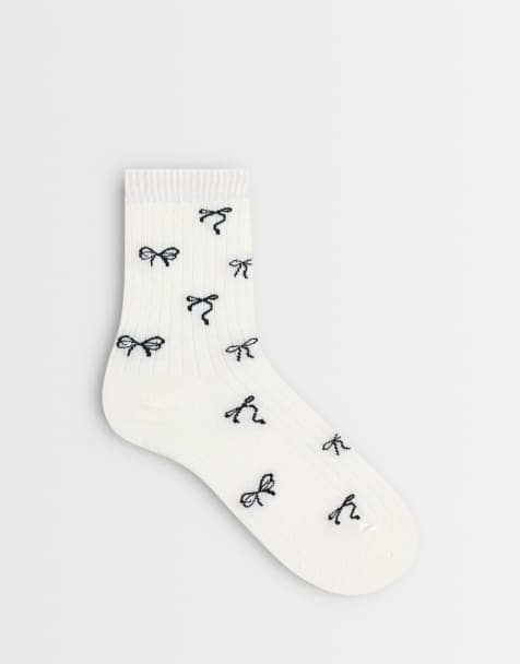 JDY – Vita, ribbade strumpor med rosettdetaljer - view 1