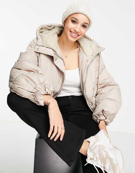 JDY – Wattierte Jacke in Stein mit Kapuze - view 1
