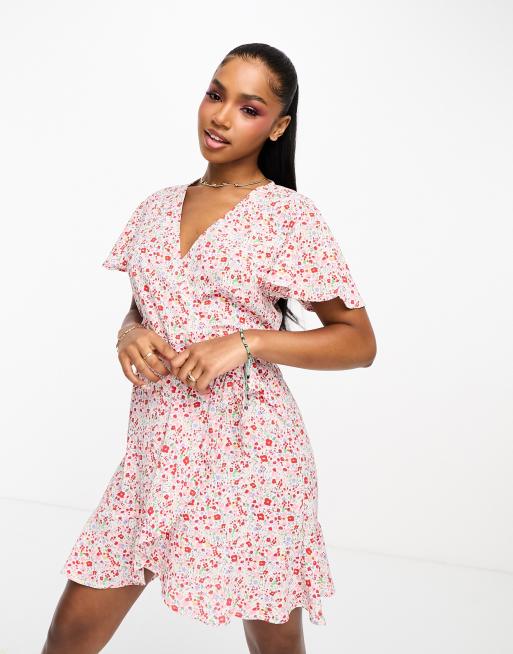 JDY – Wickel-Minikleid in Rot und Rosa geblümt mit Gürtel