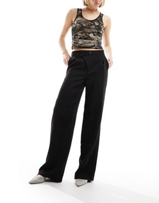 wide leg button detail pleated pants in black