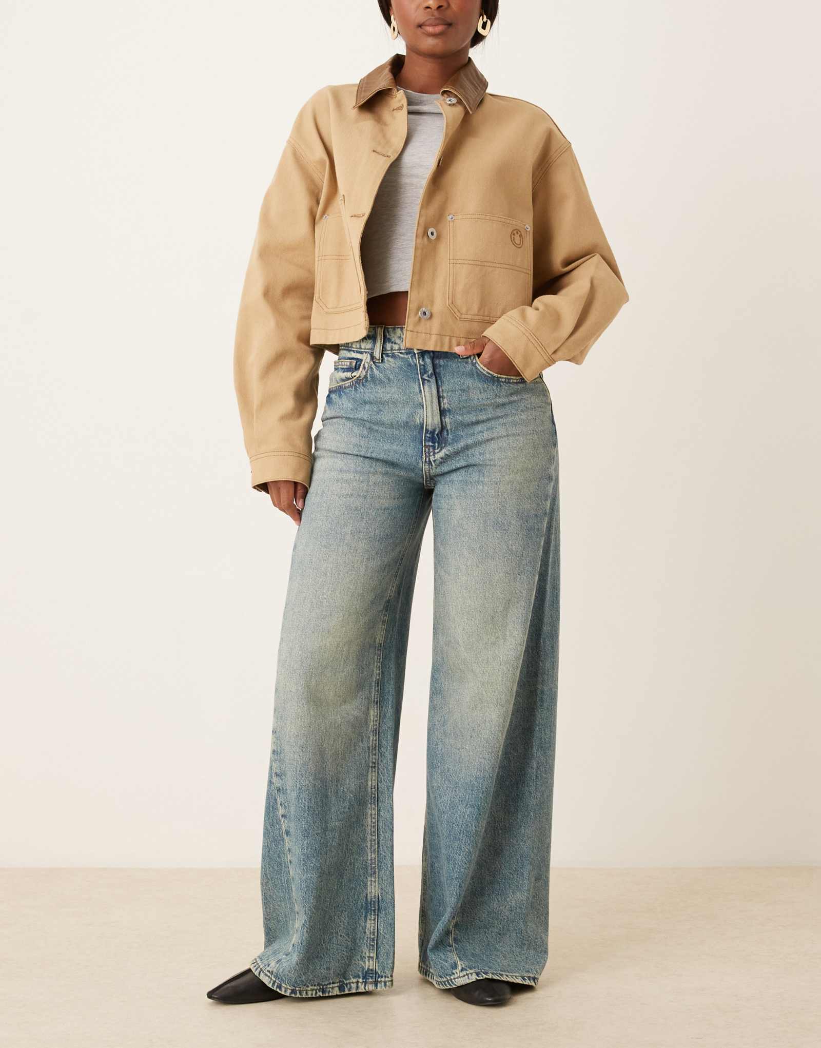 Джинсы JDY с широкими штанинами и асимметричными швами темно-синего цвета