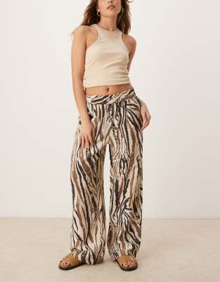 wide leg pants in tonal zebra print-White