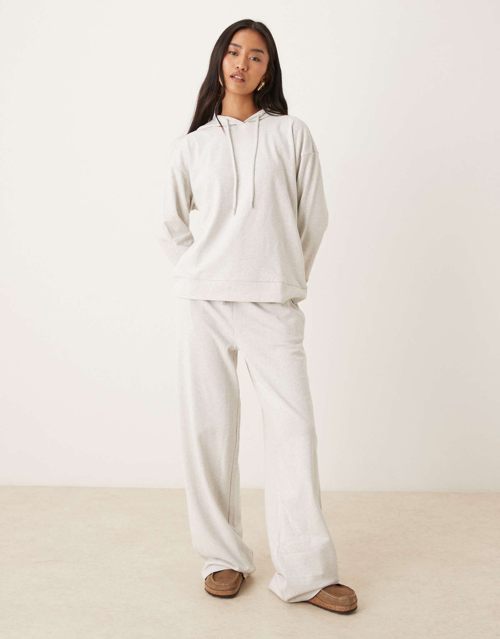 Широкие спортивные брюки JDY светло-серого цвета - часть комплекта