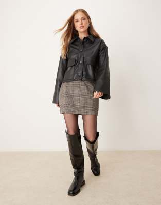 wide sleeves faux leather shirt in black