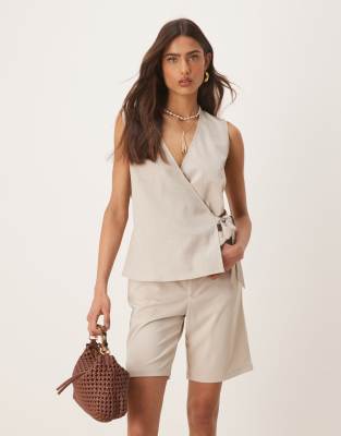 wrap vest in beige-Neutral