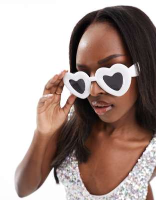 Jeepers Peepers Bubble Heart Sunglasses In White