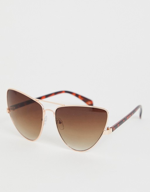 Jeepers Peepers cat eye sunglasses