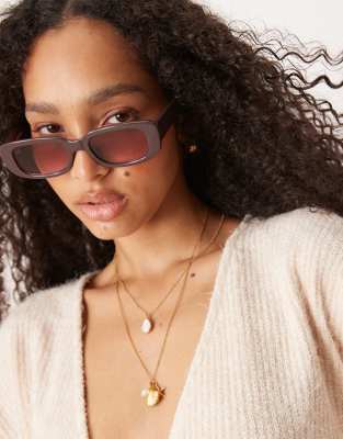 Jeepers Peepers - Eckige Sonnenbrille in dunkler Pflaume-Lila