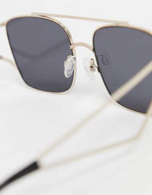 dark tinted sunglasses