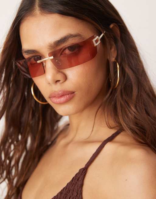 Jeepers Peepers - Occhiali da sole stile anni 2000 squadrati senza bordo dorati in metallo con decorazioni