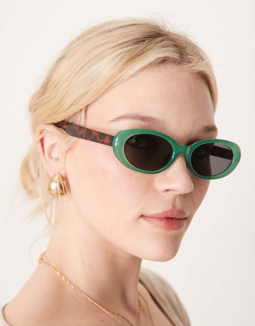 Jeepers Peepers – Ovale Sonnenbrille in Grün mit kontrastierender Schildpatt-Optik