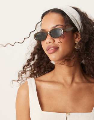 Jeepers Peepers - Ovale Sonnenbrille in Olivgrün