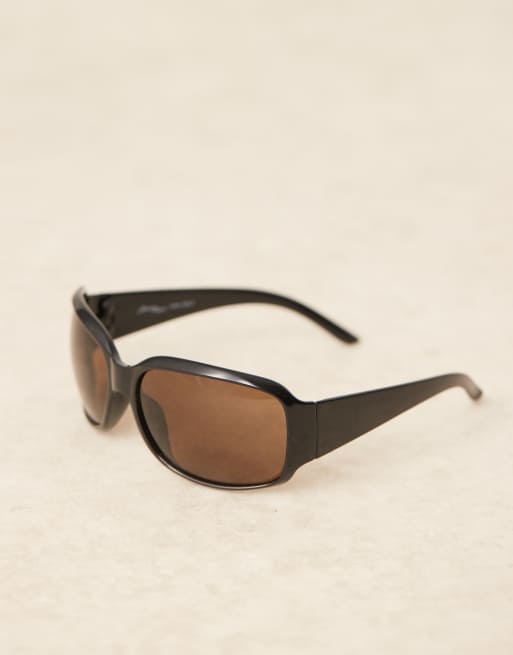 Jeepers Peepers oversized racer wraparound sunglasses in black with brown lens, 3 of 3