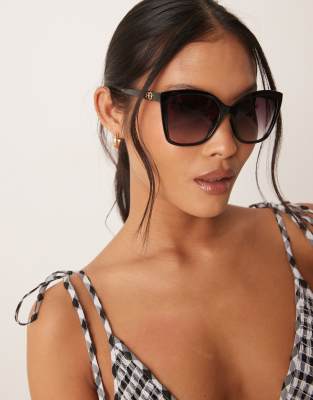 Jeepers Peepers Jeepers Peepers oversized square sunglasses in black with gradient lens