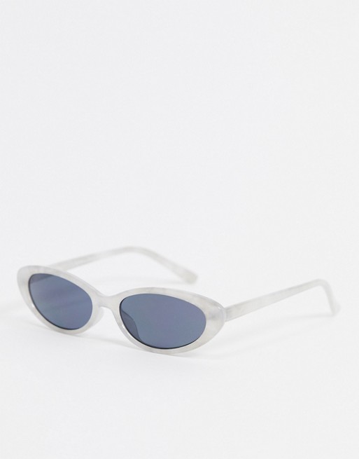 Jeepers Peepers round sunglasses in white marble