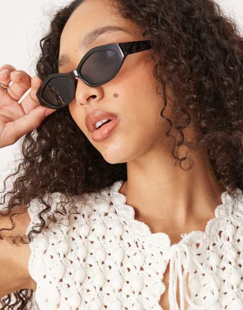 Jeepers Peepers slim hexagonal sunglasses in black - view 1
