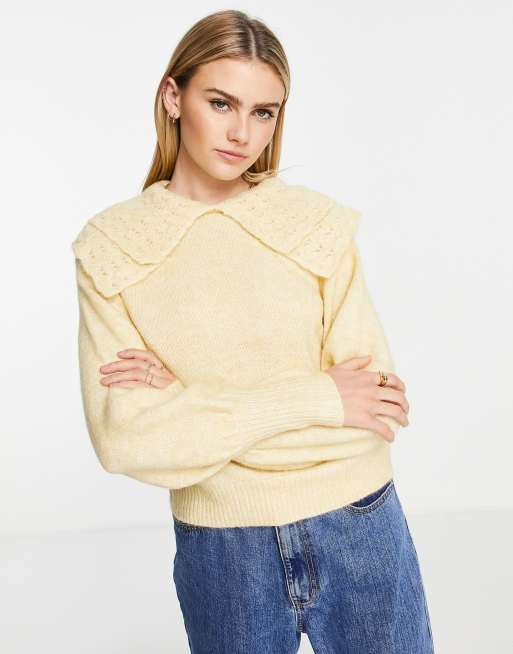 Jersey amarillo pálido con cuello babero extragrande de Y.A.S