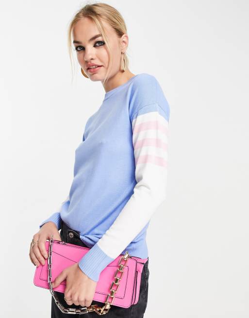 Jersey azul con diseño color block y mangas a rayas de Gianni Feraud