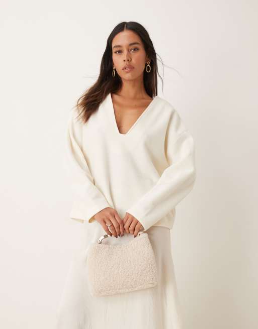 Jersey blanco escotado de corte depurado con cuello de pico de tejido muy suave de ASOS DESIGN