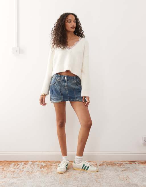 Jersey blanco hueso con cuello de pico de punto con ribete de encaje de Monki, 3 de 4