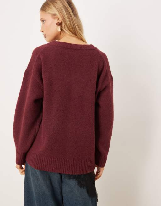 Jersey burdeos extragrande con cuello de pico de punto de Abercrombie & Fitch, 4 de 4