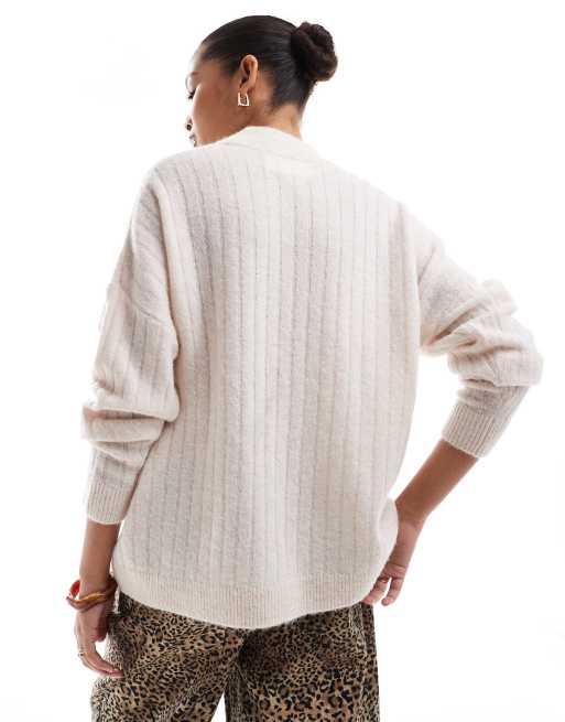 Jersey color crema con cuello redondo de mezcla de lana de merino texturizada de Selected, 2 de 4