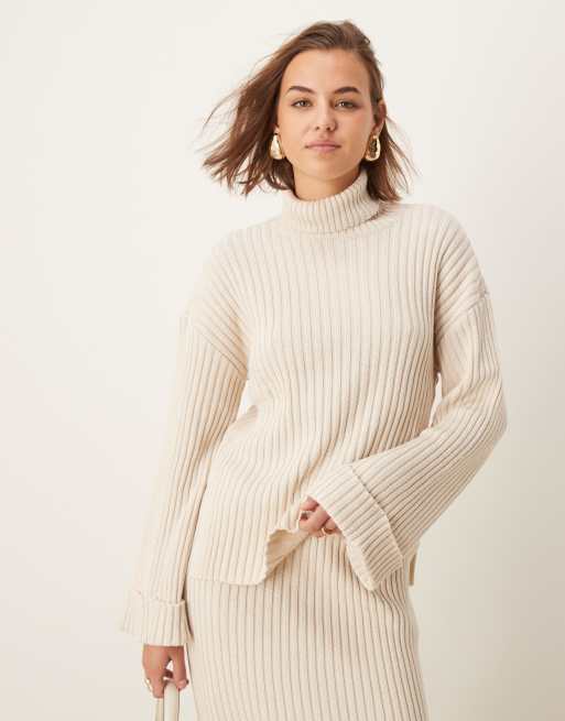 Jersey color crema con cuello y mangas vueltos de punto de YAS (parte de un conjunto)