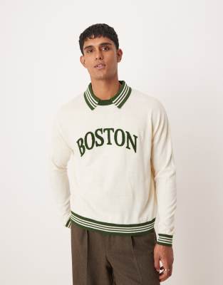 Jersey color crema de corte cuadrado holgado con cuello tipo polo y texto de estilo universitario de punto de ASOS DESIGN