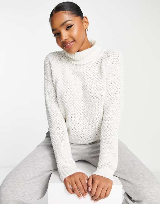 Jersey color marfil con cuello vuelto de QED London