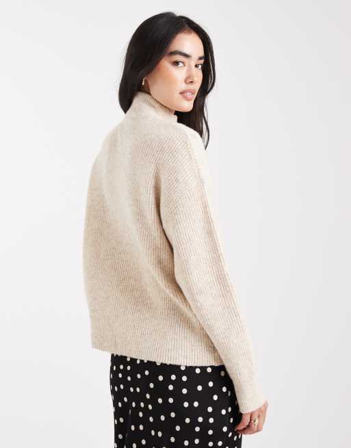 Jersey color piedra con cuello alto y media cremallera de ONLY, 2 de 4