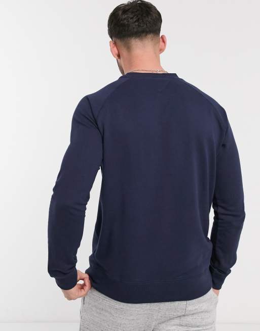 Jersey confort en azul marino con logo de bandera de Tommy Hilfiger, 2 de 4