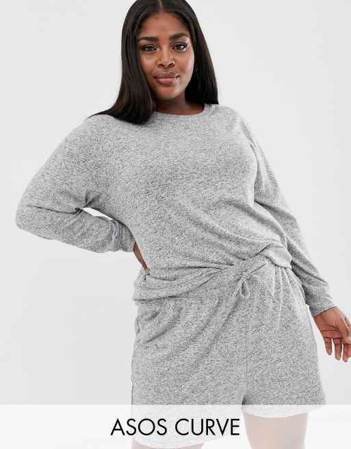  Pantalones cortos y sudadera confort con cepillado supersuave mix & match de ASOS DESIGN Curve, 2 de 3