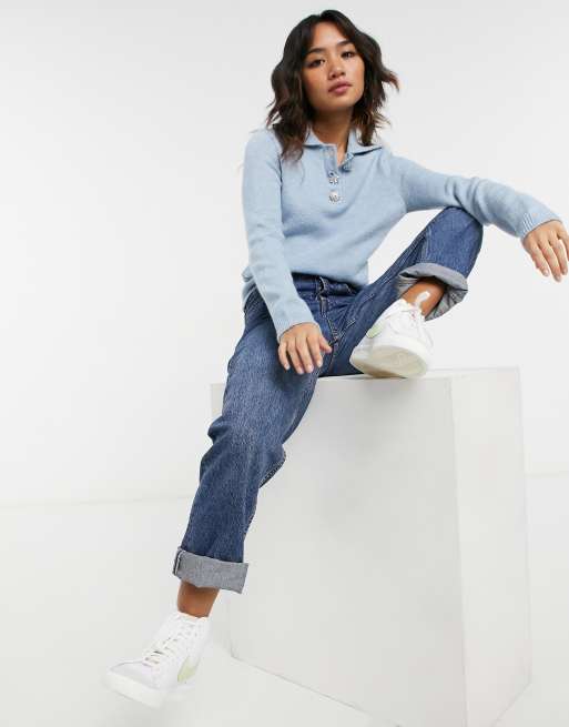 Jersey estilo polo azul pálido con botones de cristal en punto de Vero Moda Petite, 4 de 4