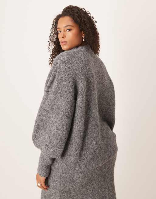 Jersey gris carbón con cuello alto de punto mullido de ASOS DESIGN Curve (parte de un conjunto), 4 de 4