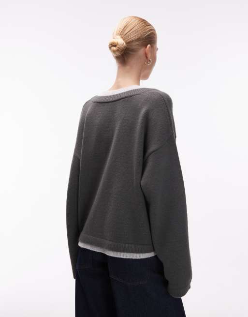 Jersey gris carbón con cuello de pico y diseño de doble capa de punto de ASOS DESIGN, 3 de 4