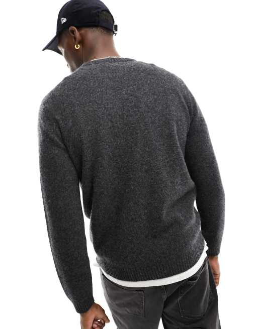 Jersey gris carbón con cuello redondo de punto de lana de cordero de ASOS DESIGN, 4 de 4