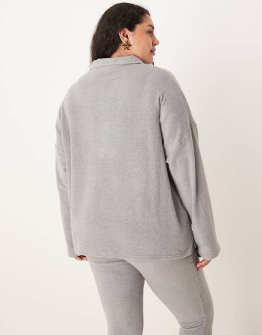Jersey gris claro con cuello de solapas de felpa ligera Mix & Match de ASOS DESIGN Curve, 4 de 4