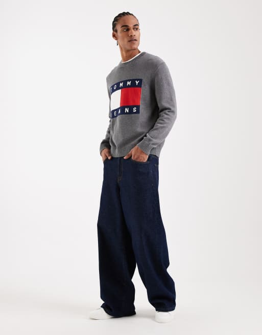 Jersey gris jaspeado con detalle de bandera de Tommy Jeans, 2 de 5