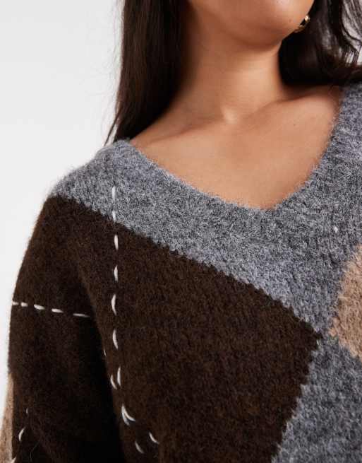 Jersey gris medio jaspeado extragrande con patrón de rombos de punto de Vero Moda Curve, 3 de 4