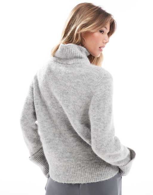 Jersey gris melange extragrande con puños y cuello vueltos de punto de Selected Femme, 3 de 4