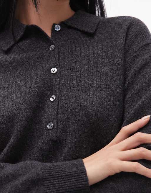 Jersey gris oscuro melange con cuello tipo polo con tapeta larga de punto de lana de ARKET, 2 de 4