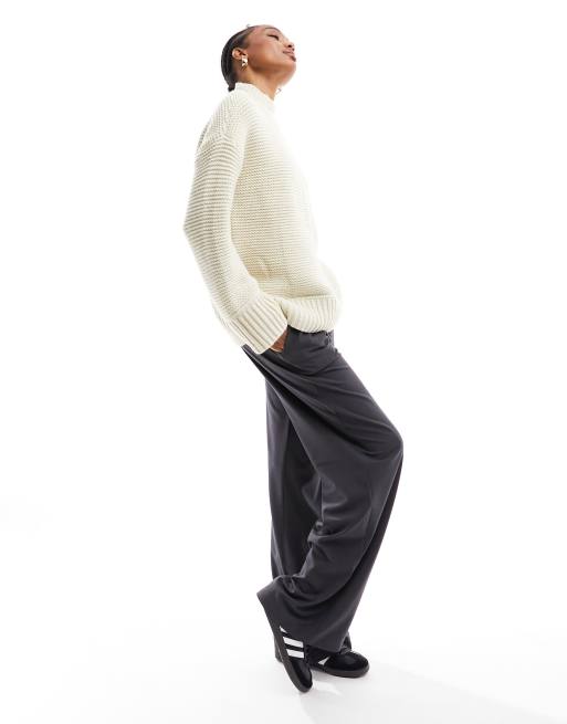 Jersey largo color crema extragrande con detalle de costura premium de Vero Moda Tall, 2 de 4