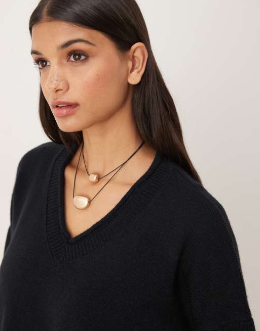 Jersey marrón chocolate holgado con cuello de pico y ribetes enrollados de ASOS DESIGN, 2 de 4